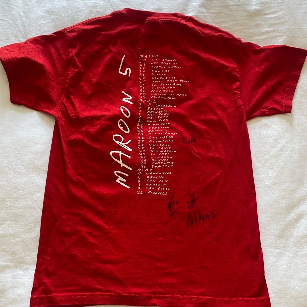 SIGNED Maroon 5 concert t-shirt from 2005